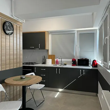 Luxury Glam Center Area - Parking Option