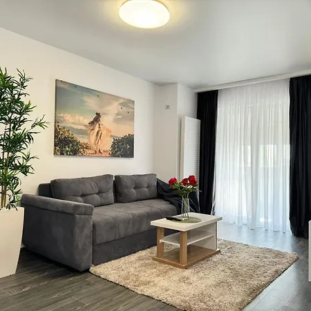 Luxury Glam Center Area - Parking Option