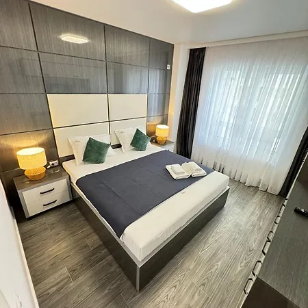 Luxury Glam Center Area - Parking Option *