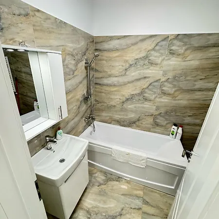 Luxury Glam Center Area - Parking Option *