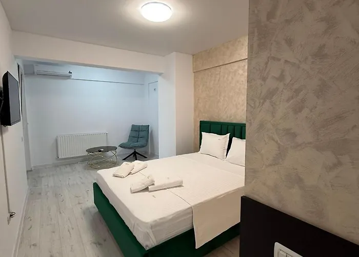 Luxury Glam Center Area *