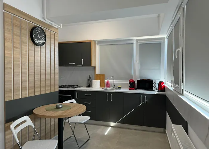 Luxury Glam Center Area