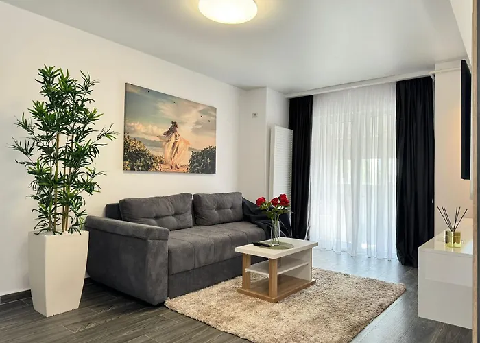 Luxury Glam Center Area