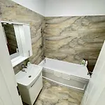 Luxury Glam Center Area *