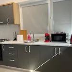 Luxury Glam Center Area Апартаменти