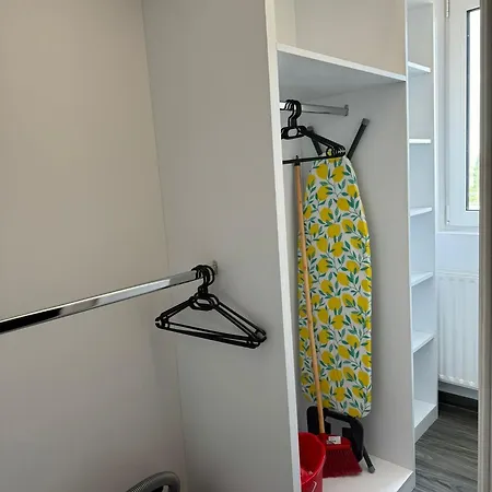 Luxury Glam Center Area - Parking Option